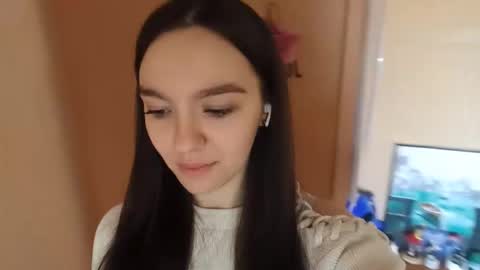 Snapshot of teganmeiser chatting on 11.13.25 Kimi online show from 11.13.25