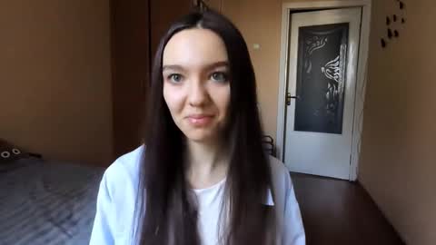 Snapshot of teganmeiser chatting on 11.26.25 Kimi online show from 11.26.25