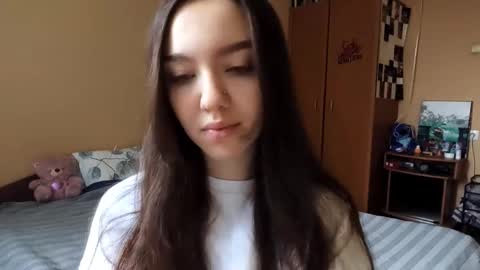 Snapshot of teganmeiser chatting on 11.27.25 Kimi online show from 11.27.25