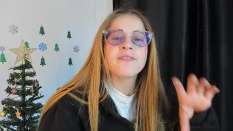 Snapshot of tekila__ chatting on 12.10.24 tekila__ online show from 12.10.24