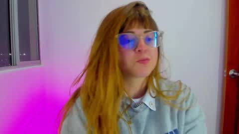 Snapshot of tekila__ chatting on 11.30.25 tekila__ online show from 11.30.25