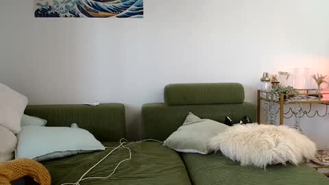 Telea Evans online show from 12.12.24