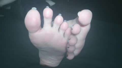 Viv West online show from 01.04.25