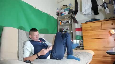 Virg Lszl online show from 10.21.25