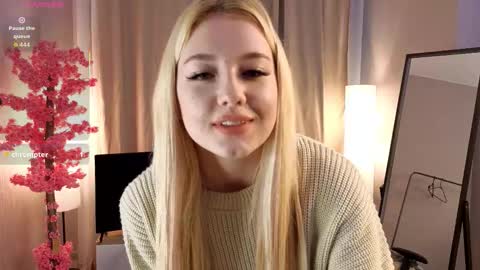 Snapshot of tellasky chatting on 10.10.25 Sofia online show from 10.10.25