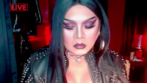 Snapshot of temptress_cocoxxx chatting on 04.18.26 Mistress Coco online show from 04.18.26