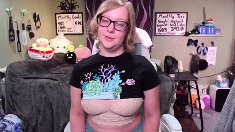 Snapshot of ten_tickle_pixie chatting on 12.04.24 Pixie and Tentacle Overlord online show from 12.04.24