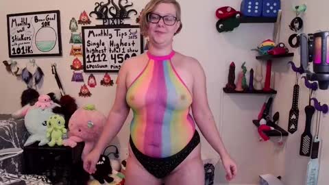 Snapshot of ten_tickle_pixie chatting on 09.19.25 Pixie and Tentacle Overlord online show from 09.19.25