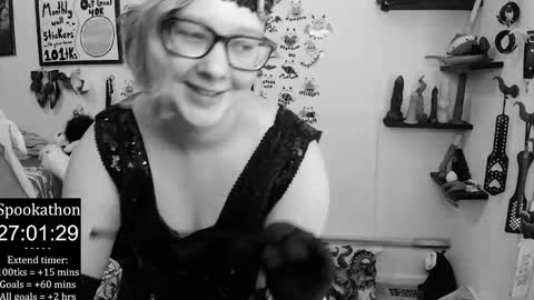 Snapshot of ten_tickle_pixie chatting on 10.23.25 Pixie and Tentacle Overlord online show from 10.23.25