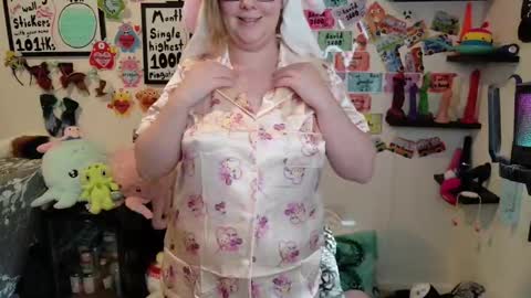 Snapshot of ten_tickle_pixie chatting on 02.16.26 Pixie and Tentacle Overlord online show from 02.16.26