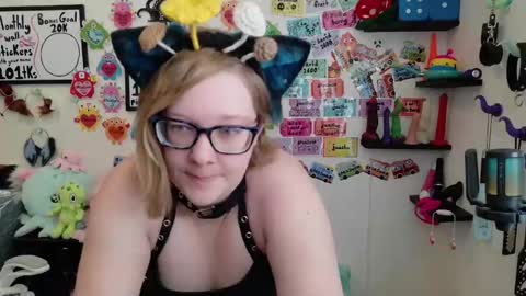 Snapshot of ten_tickle_pixie chatting on 02.18.26 Pixie and Tentacle Overlord online show from 02.18.26