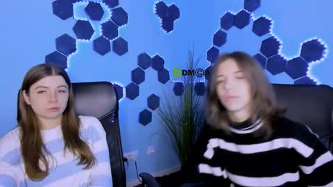 Snapshot of tender_louise chatting on 02.16.26 ur Louise online show from 02.16.26