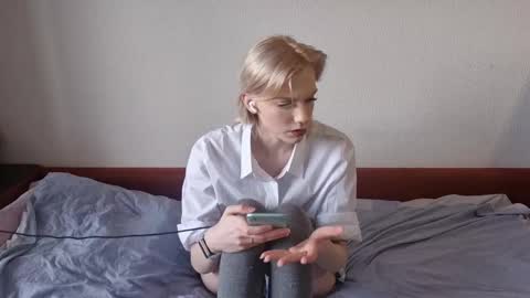 Snapshot of teresagerula chatting on 02.15.26 Anna online show from 02.15.26