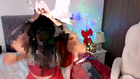 Snapshot of ternura_prohibida chatting on 12.17.25 Emily online show from 12.17.25