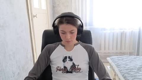 Anny Simpson online show from 10.08.25