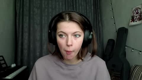 Snapshot of terranaufzinger chatting on 02.05.26 Anny Simpson online show from 02.05.26