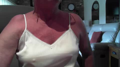 Snapshot of terriscam chatting on 10.18.25 terriscam online show from 10.18.25