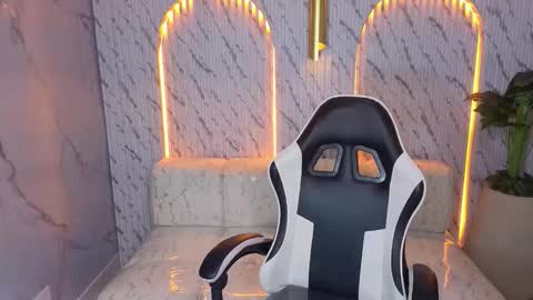 Online 800 to 1400 online show from 10.30.25