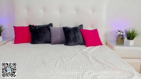 Snapshot of tesalune chatting on 02.07.25 Tessa online show from 02.07.25