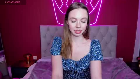 Tessa 3 online show from 02.22.25