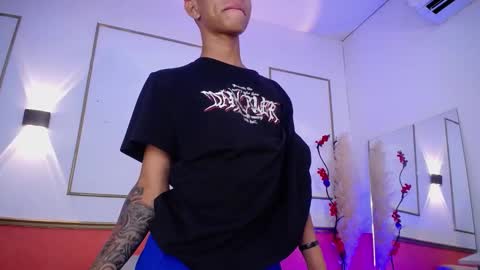 Snapshot of tessachains chatting on 10.30.25 tessachains online show from 10.30.25