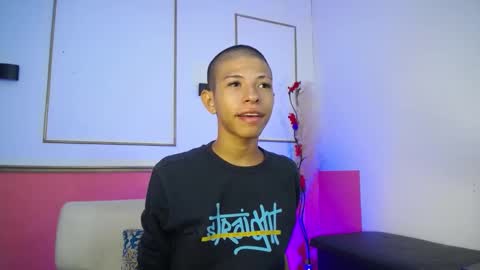 Snapshot of tessachains chatting on 11.24.25 tessachains online show from 11.24.25