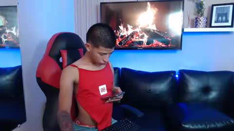 Snapshot of tessachains chatting on 12.14.25 tessachains online show from 12.14.25