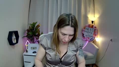 Snapshot of tessadaybreak chatting on 05.22.26 tessadaybreak online show from 05.22.26