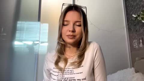 tessiebe online show from 02.19.26