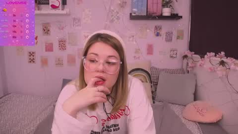 Snapshot of tesspleasure chatting on 01.03.25 TESSA online show from 01.03.25