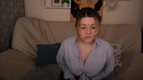 Snapshot of tesspleasure chatting on 01.04.25 TESSA online show from 01.04.25