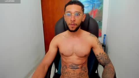Snapshot of teylor_cristian chatting on 01.05.25 Cristhian Teylor online show from 01.05.25