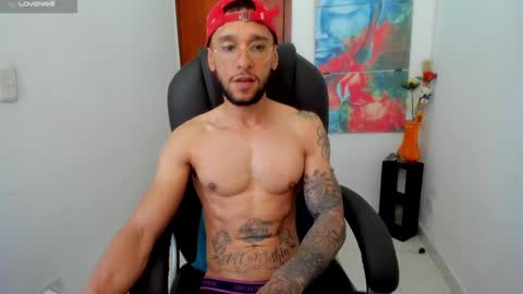 Snapshot of teylor_cristian chatting on 01.10.25 Cristhian Teylor online show from 01.10.25