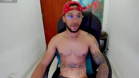Snapshot of teylor_cristian chatting on 01.26.25 Cristhian Teylor online show from 01.26.25