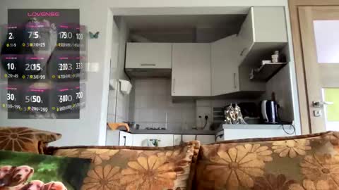 Teylor online show from 12.04.25