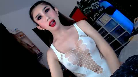 Itsme tgirlAdele online show from 11.16.25