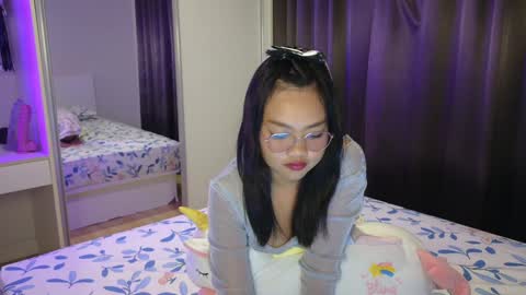 AbbieThai  online show from 12.11.24