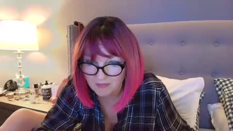 Thaleia Quinn online show from 10.13.25