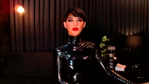 Thalia Saint online show from 01.07.25