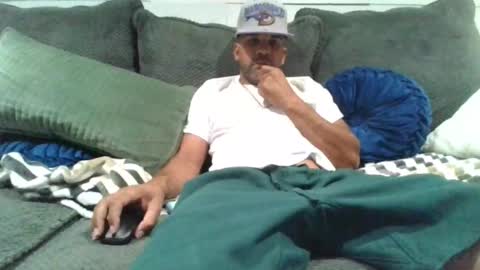 Snapshot of thatazguyaz chatting on 10.28.25 thatazguyaz online show from 10.28.25