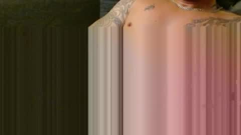 Snapshot of the_artist_1 chatting on 10.30.25 the_artist_1 online show from 10.30.25