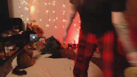 Snapshot of the_crazy_latina chatting on 12.19.25 Giovanna online show from 12.19.25