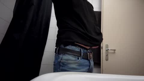 Snapshot of the_delicious_19 chatting on 02.21.25 the_delicious_19 online show from 02.21.25