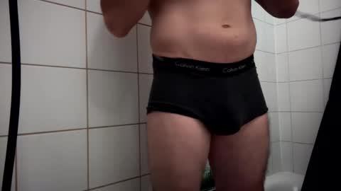 Snapshot of the_delicious_19 chatting on 10.16.25 the_delicious_19 online show from 10.16.25