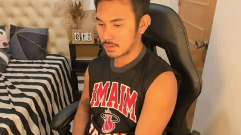 Snapshot of the_killian_jones chatting on 04.25.26 ken online show from 04.25.26