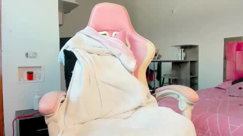 IGAleja queen1 online show from 12.20.25