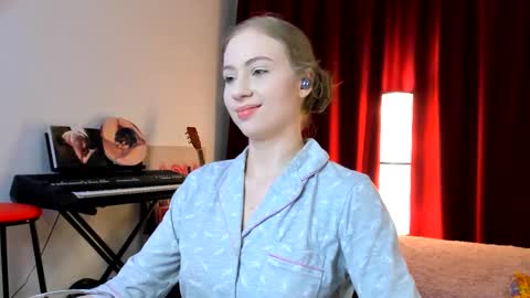 Snapshot of the_steel_magnolia_ chatting on 03.09.25 Ally STREAMING ON TWITCH NOW Check my Twitter for updates online show from 03.09.25