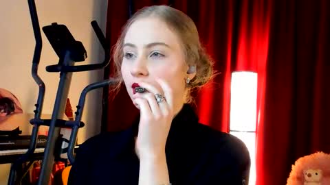 Snapshot of the_steel_magnolia_ chatting on 09.26.25 Ally STREAMING ON TWITCH NOW Check my Twitter for updates online show from 09.26.25