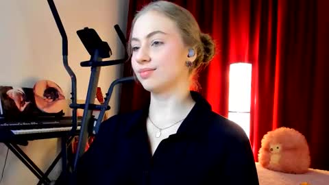 Snapshot of the_steel_magnolia_ chatting on 10.15.25 Ally STREAMING ON TWITCH NOW Check my Twitter for updates online show from 10.15.25