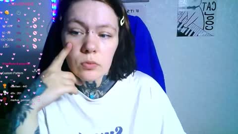 the_xmas_bby online show from 11.06.25